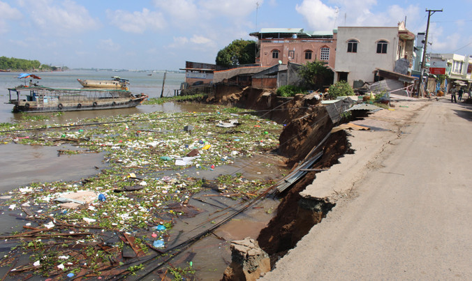 Vụ sạt lở nghiêm trọng xảy ra tại ấp Mỹ Hội, xã Mỹ Hội Đông, huyện Chợ Mới, tỉnh An Giang.