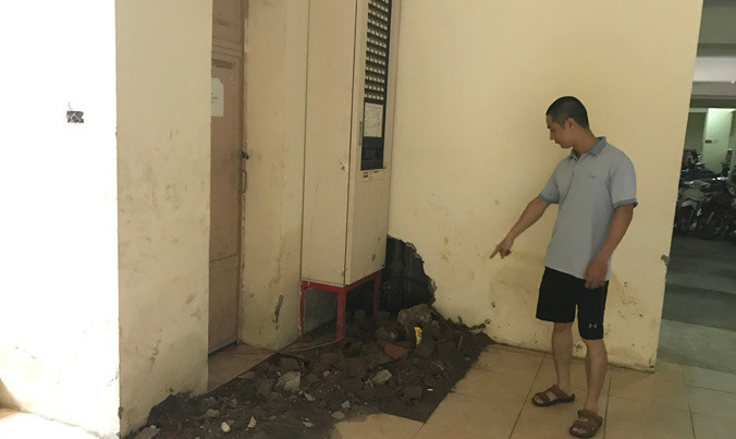 Nhiều hạng mục của khu nhà bị xuống cấp nghiêm trọng, hệ thống đường nước vừa bị vỡ.
