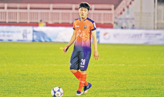 Xuân Trường được đưa sang K-League thi đấu chủ yếu vì mục tiêu thương mại chứ không phải chuyên môn. Ảnh: Xuân Trường.