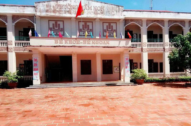 Phụ huynh không cho con đến trường để phản đối lạm thu