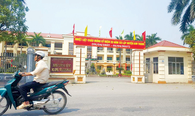 Nhiều thành viên trong gia đình Bí thư, Phó bí thư Huyện ủy Kim Thành “làm quan”. Ảnh: LD.