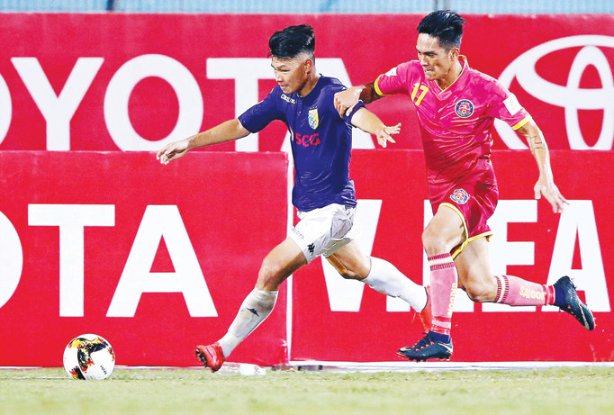 Theo lãnh đạo ngành TDTT, việc cải tổ V-League quan trọng không kém củng cố VFF. Ảnh: VSI.