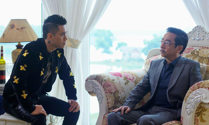 NSND Hoàng Dũng và diễn viên Việt Anh trong phim Người phán xử. Ảnh: Kiến Nghĩa.