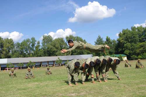 Mũi trưởng đặc công thi tài