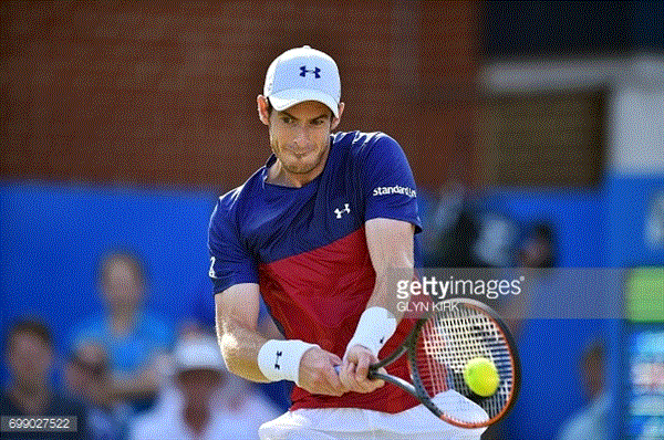 Andy Murray chia tay Queen’s Club ngay sau trận ra quân. Ảnh: GETTY IMAGES.