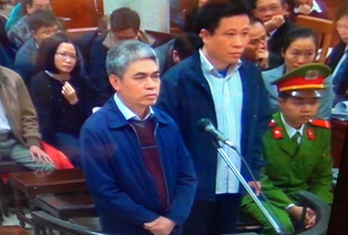 Các bị cáo Thắm - Sơn đối chất về số tiền chi lãi ngoài.