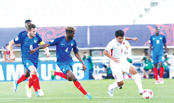 Đối đầu với U20 Pháp ở giải đấu chính thức của FIFA không phải là trải nghiệm đội bóng Đông Nam Á nào cũng có được​. Ảnh: VSI.