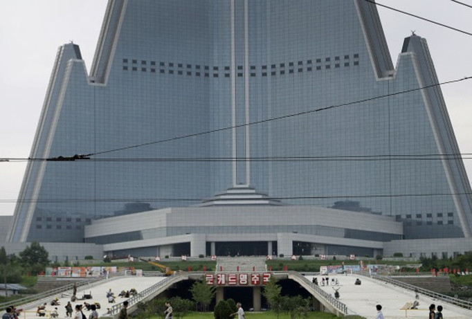 Tòa nhà Ryugyoung được khánh thành ngày 27/7. Ảnh: SCMP.