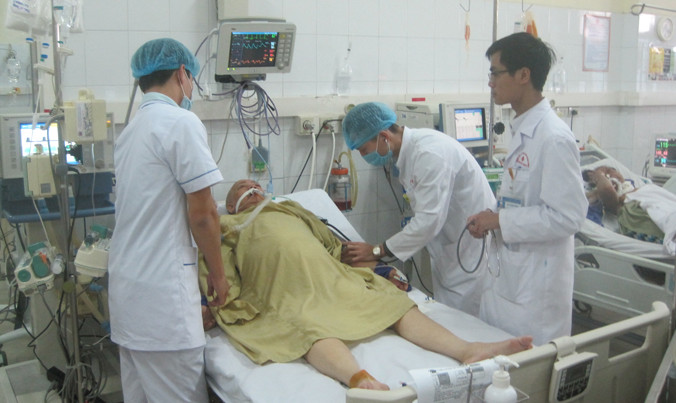 Khoa Hồi sức tích cực cấp cứu một ca bệnh hiểm nghèo.