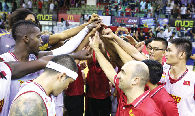 Các cầu thủ Saigon Heat đang có một mùa giải ABL điên rồ. Ảnh: Nhất Nam.