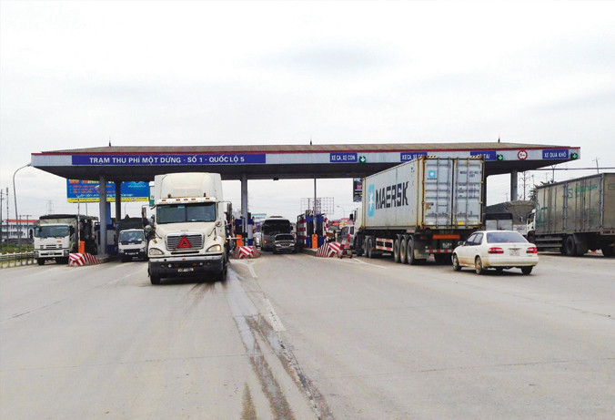 Trạm thu phí trên QL 5 - một trong những điểm nóng BOT trong thời gian qua. Ảnh: Bảo An.