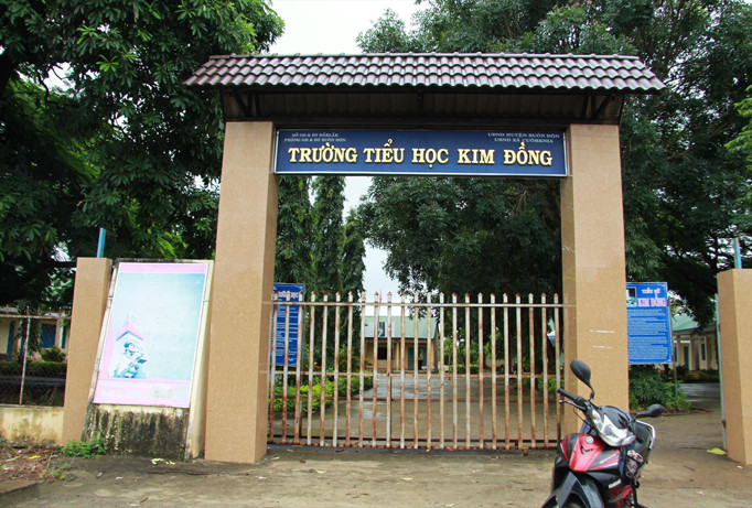 Nơi công tác của thầy Huy và cô giáo T.