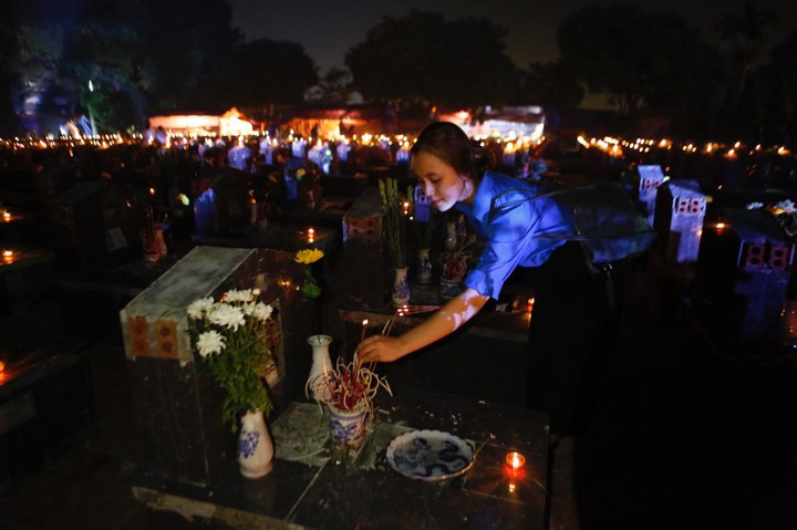 Gần 2.000 bạn trẻ Thủ đô thắp nến tri ân