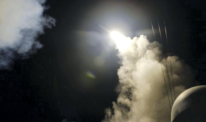 Mỹ lần đầu trực tiếp tấn công quân sự vào syria: Hàm ý của ông Trump