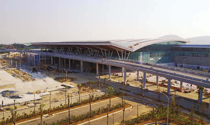 Cảng hàng không quốc tế Ðà Nẵng sẵn sàng đón chuyến bay thương mại đầu tiên vào ngày 8/5/2017. Ảnh: Mạnh Thắng.