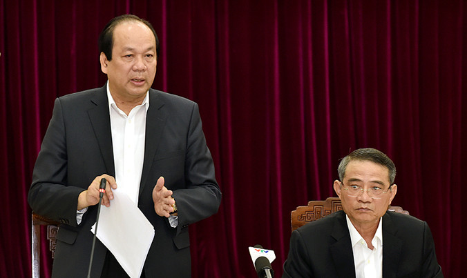 Bộ trưởng, Chủ nhiệm VPCP Mai Tiến Dũng cho biết, Thủ tướng yêu cầu việc cấp phép của bộ GTVT dừng lại, giao địa phương cấp phép. Ảnh: NB.