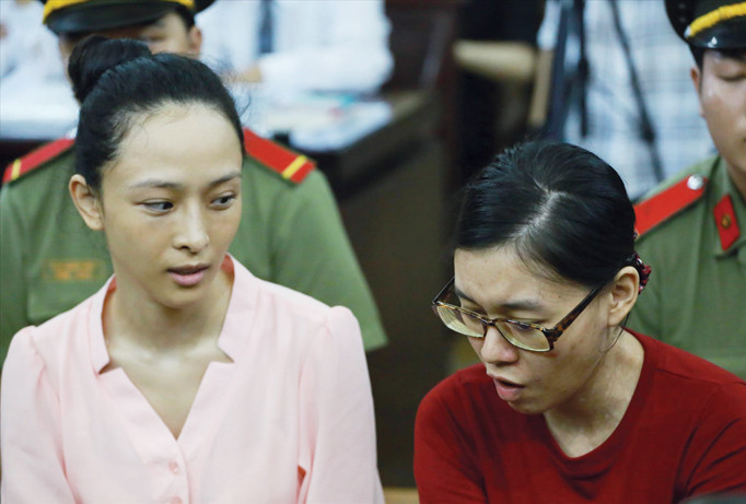 Hoa hậu Phương Nga và Thùy Dung. Ảnh: Tân Châu.