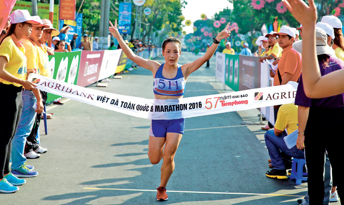 Hoàng Thị Thanh về đích.