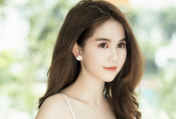Ngọc Trinh: Mình em đẹp?