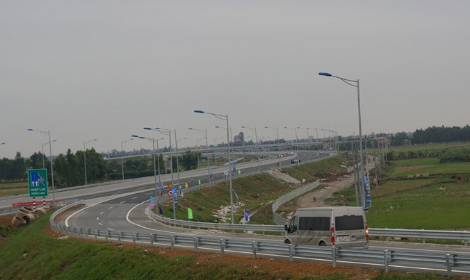 Chuyên gia và nhà đầu tư cho rằng, xây dựng cao tốc Bắc - Nam cần các “luật chơi” minh bạch và không nên thay đổi. Ảnh: Bảo An.