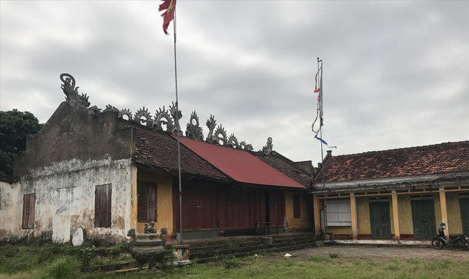 Di tích quốc gia đình làng Thần Quy dột nát nhiều năm nay vẫn chưa được tu bổ. Ảnh: Nguyên Khánh.