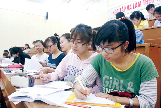Sinh viên Đại học Sư phạm Hà Nội trên giảng đường. Ảnh: Hồng Vĩnh.