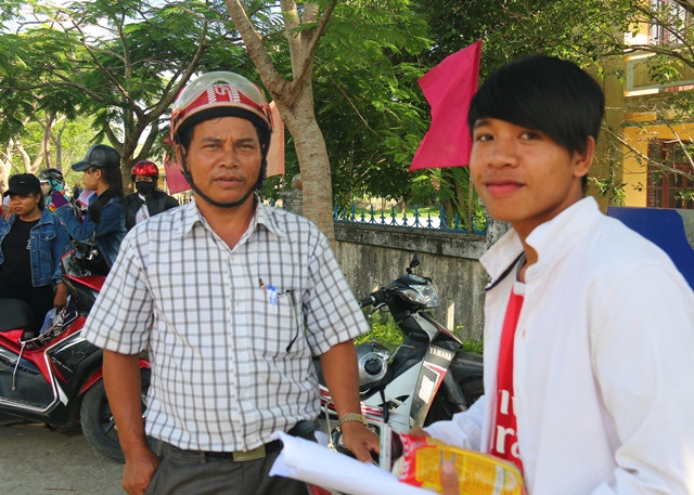 Ông Hồ Ngọc Tú có 10 cháu vẫn hăng hái đi thi