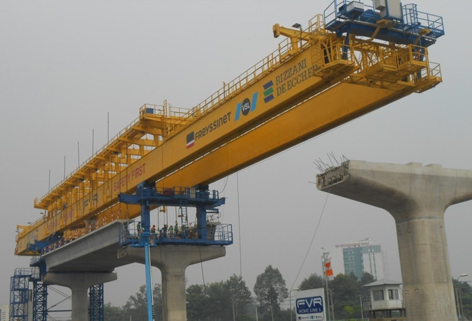 Thi công gói thầu số 2 (đoạn đi trên cao) dự án tuyến metro số 1.