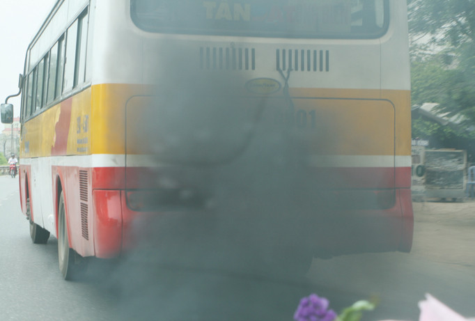 Dân phải hít khí thải độc hại đến bao giờ?