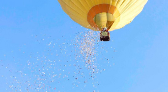 Phạt đơn vị quay phim cảnh “rải tiền” ra mắt sách tại Huế