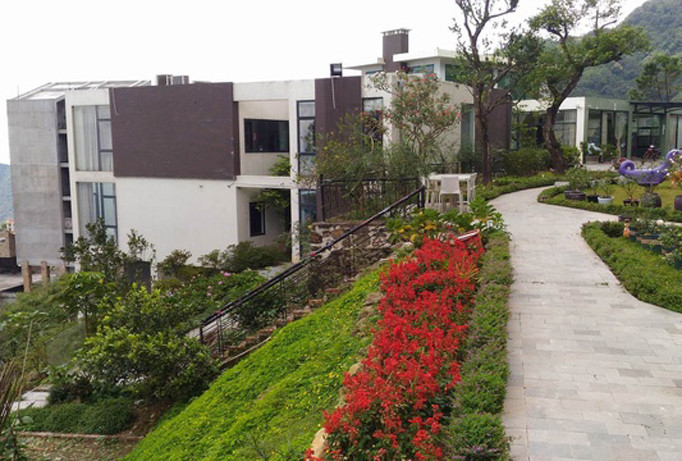 Biệt thự xây trên diện tích hơn 3.000 m2 ở đỉnh Tam Đảo (Vĩnh Phúc) thuộc sở hữu Cty TNHH Đầu tư Mai Phương liên quan đến Trịnh Xuân Thanh đã bị cơ quan điều tra “phong tỏa”. Ảnh: PV.