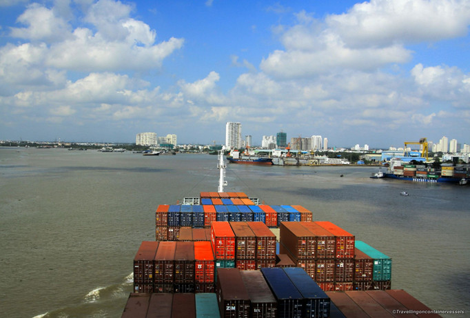 APEC đang thúc đẩy tự do hóa thương mại và đầu tư.