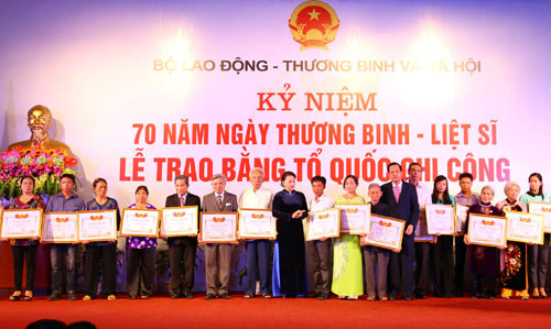 Gần 500 liệt sĩ được công nhận sau hàng chục năm hy sinh