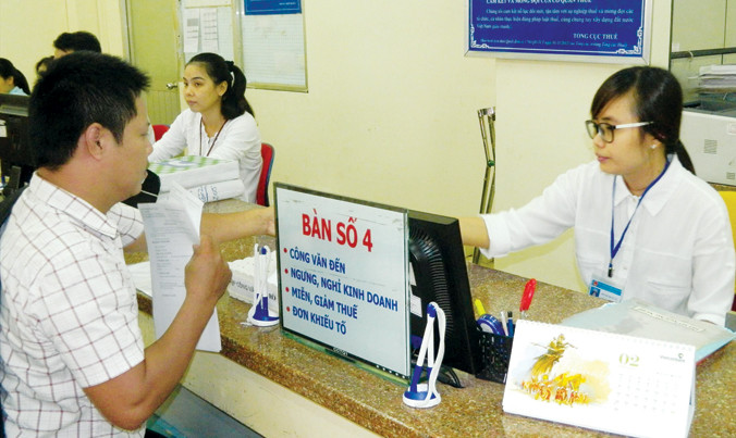 Doanh nghiệp làm thủ tục kê khai nộp thuế tại chi cục thuế quận 1.