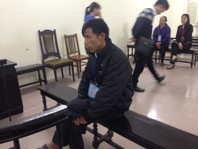 Bị cáo Nguyễn Tiến Hoàn tại tòa.