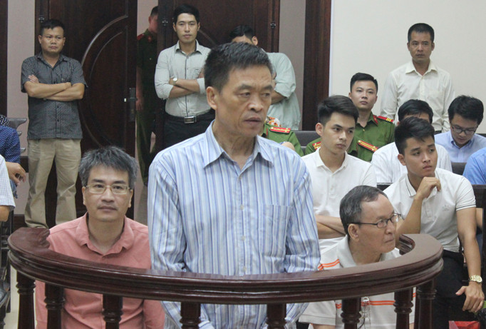 Các bị cáo tại tòa phúc thẩm.