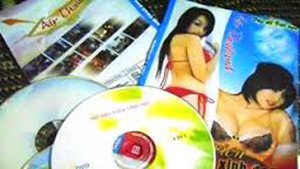 Hàng chục nghìn đĩa CD đã được phát tán với khắp các tỉnh thành lân cận Thủ đô