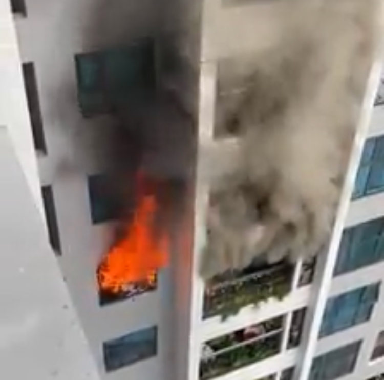 Vụ cháy căn hộ chung cư 136 Hồ Tùng Mậu ngày 20/11.Ảnh: Q.T