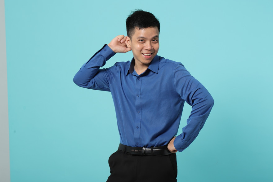 Sự kết hợp và lồng ghép âm nhạc trong giảng dạy là “đặc sản” của thầy giáo Nguyễn Thái Dương. Ảnh: NVCC