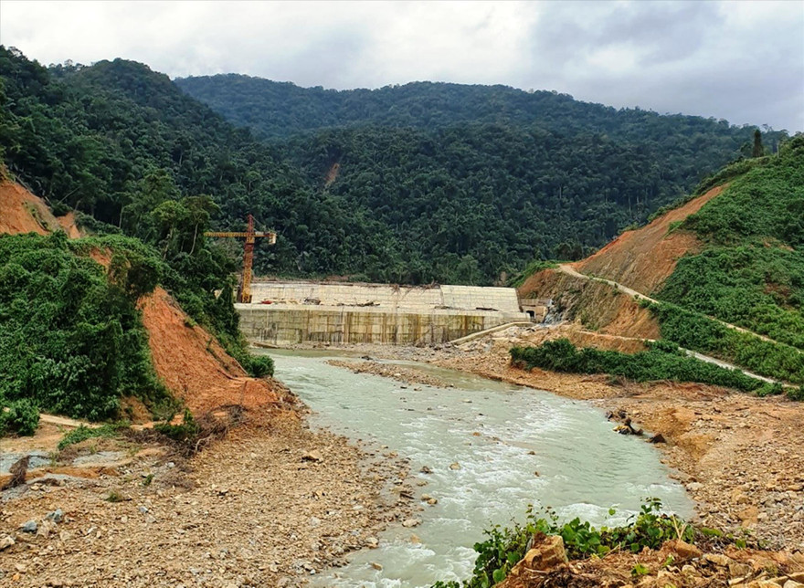 Qua thực địa của cơ quan chức năng, khả năng tiếp diễn sạt lở quanh khu vực dự án Rào Trăng 3 là rất lớn