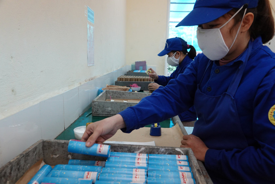 Các sản phẩm pháo hoa đã hoàn thiện đưa đi bảo quản.