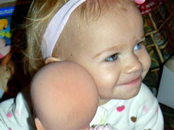 Bé gái tử vong do bị bỏ lại trong xe. (Nguồn: nbcnews) 