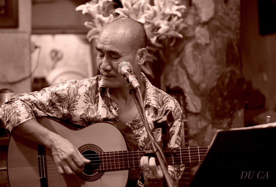 Gã Du ca Trịnh Sơn Truyền