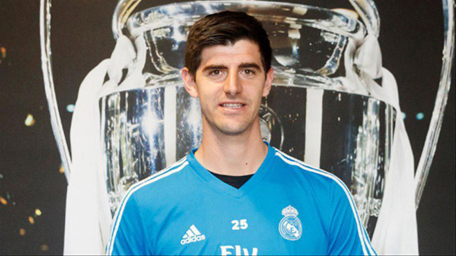 Courtois nhận danh hiệu thủ môn hay nhất 2018