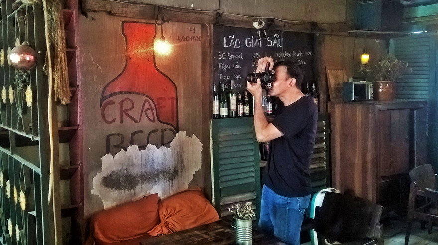 Săn ảnh giữa quán cà phê Lão Hạc