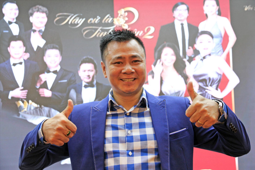  NSND Tự Long tại họp báo giới thiệu chương trình Hãy cứ là tình nhân 2, trong đó anh diễn hài cùng NSƯT Xuân Bắc và ca sĩ Hồng Nhung Ảnh: N.M.Hà