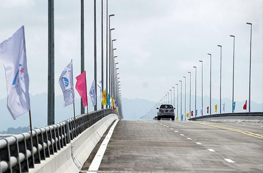 Cận cảnh cầu vượt biển ở Hải Phòng Ảnh: Mạnh Thắng