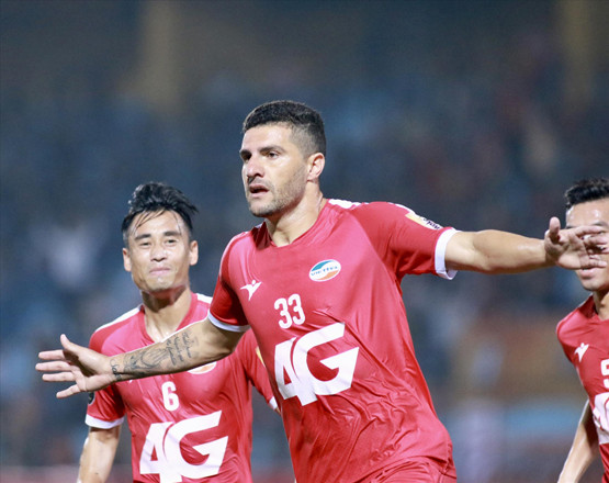 Sau chiến thắng đầu tiên tại V-League 2019, các cầu thủ Viettel sẽ có cuộc đối đầu với nhà đương kim vô địch Hà Nội trên sân Mỹ Đình vào chiều mai Ảnh: VSI