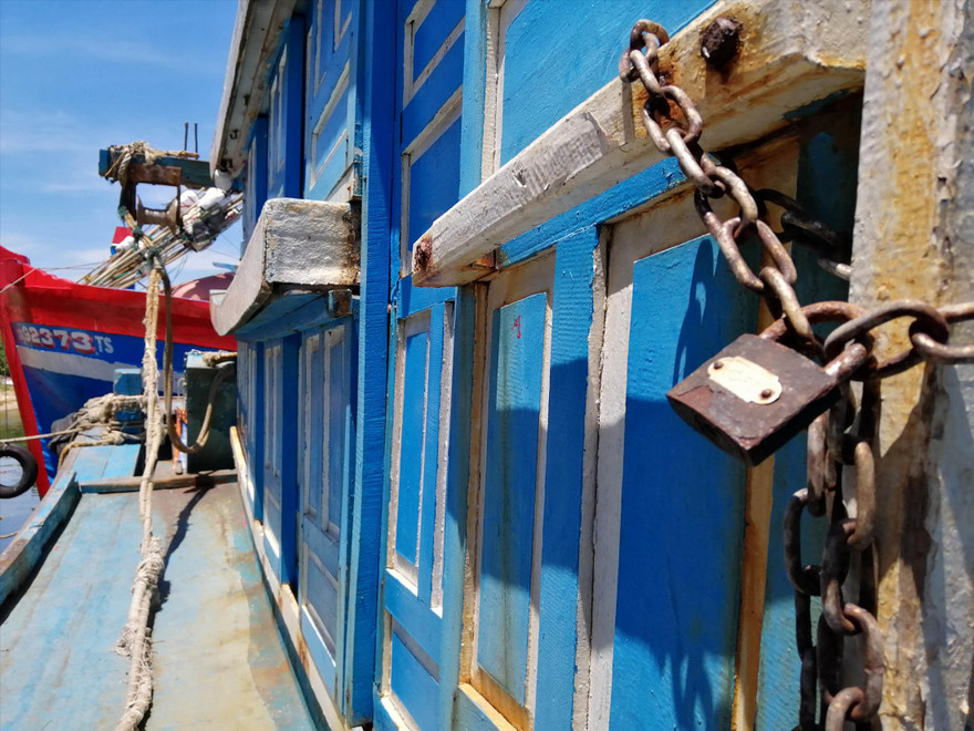 Ngư dân khóa cửa tàu, bỏ vào Nam làm thuê