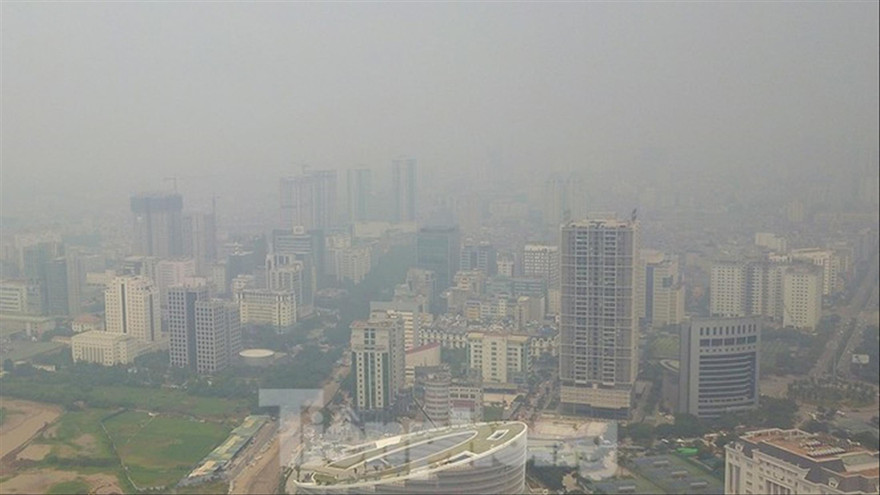 Cần thực hiện nghiêm Luật Thủ đô, giãn dân ra ngoại thành để giảm thiểu ô nhiễm. Ảnh: TP 